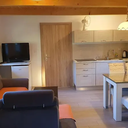 Hiska Ob Gozdu 別荘