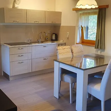 Hiska Ob Gozdu Holiday home